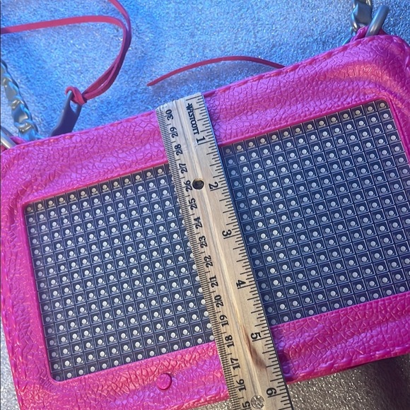Project Mc2 Smart Pixel Purse - Picture 4 of 7